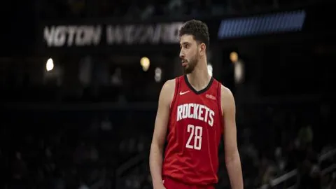 湖人NBA客场轻松击败巫师，灰熊与灰狼均告捷